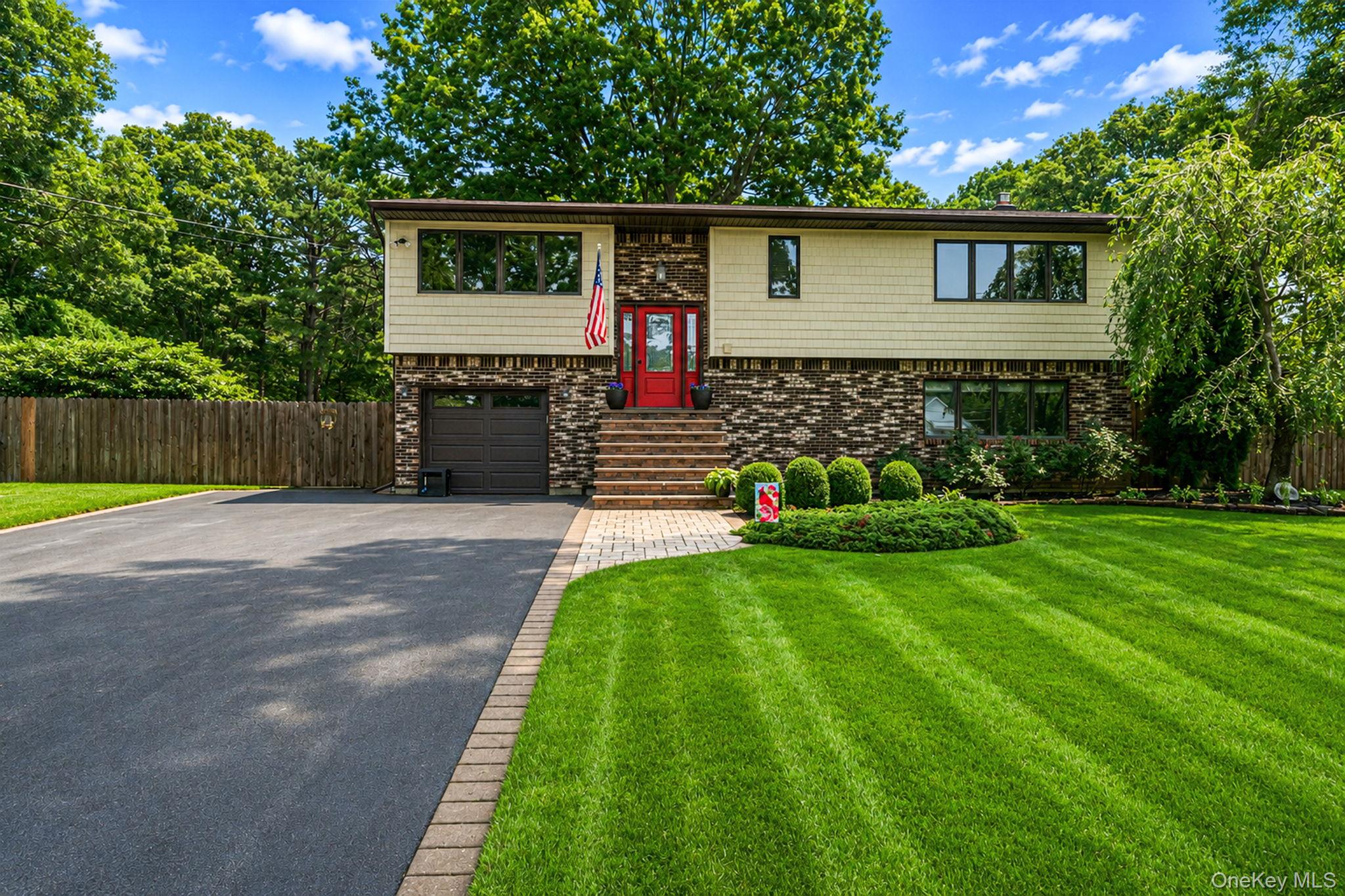 411 Robinson Avenue – For Sale