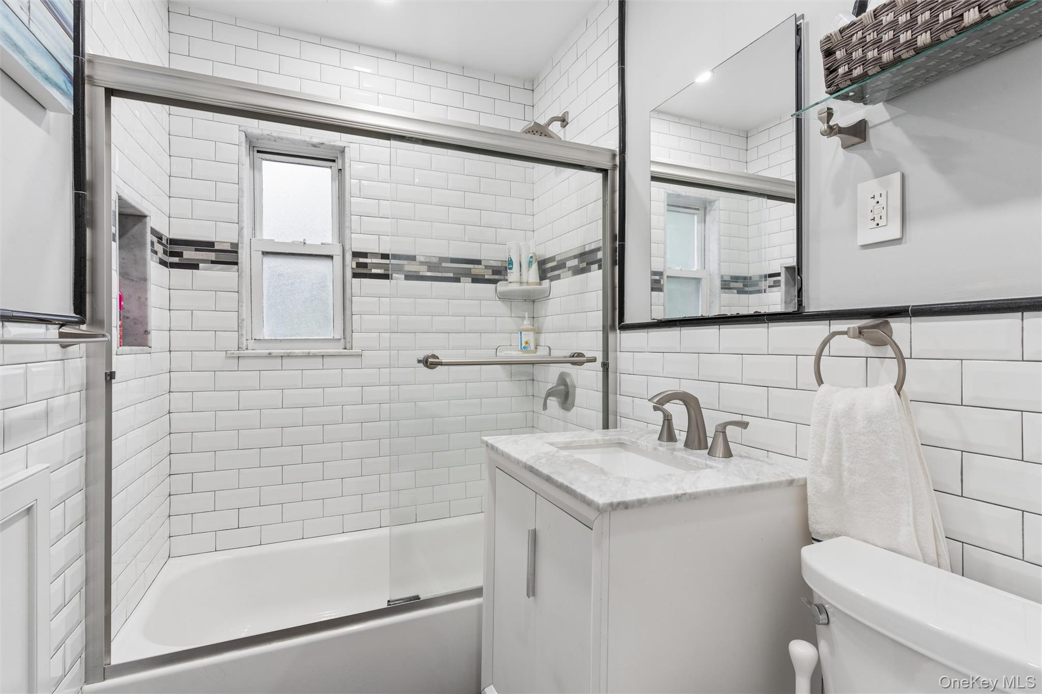 1195 E broadway, Unit L21 photo 11