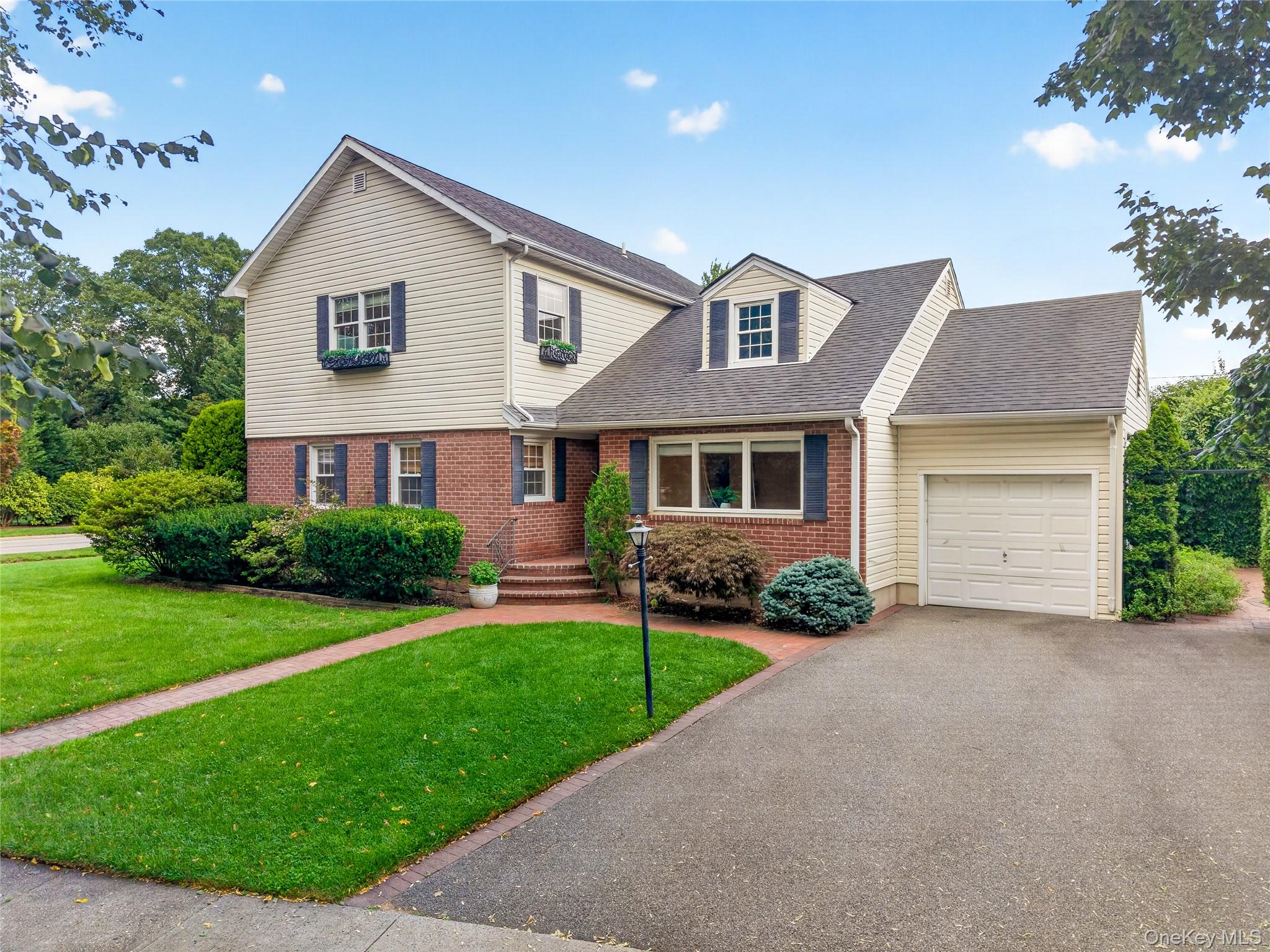 17 Maxwell Road – For Sale