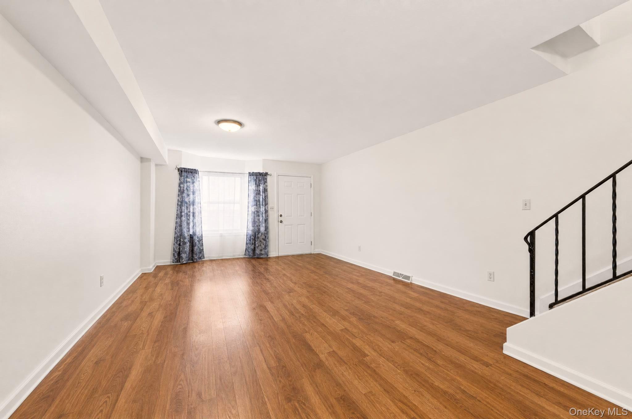 29 Tappen Court – For Sale photo 2