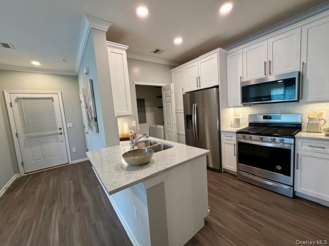 1 Charles Pond Drive, Unit 8-817 photo 5
