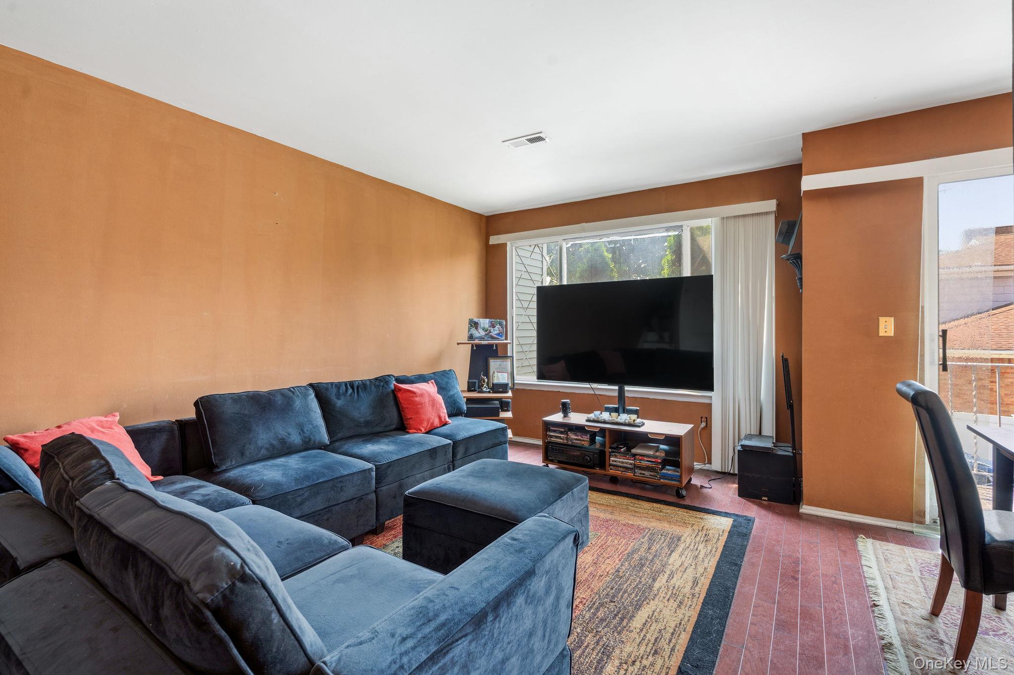 110 Vogel Loop – For Sale photo 7