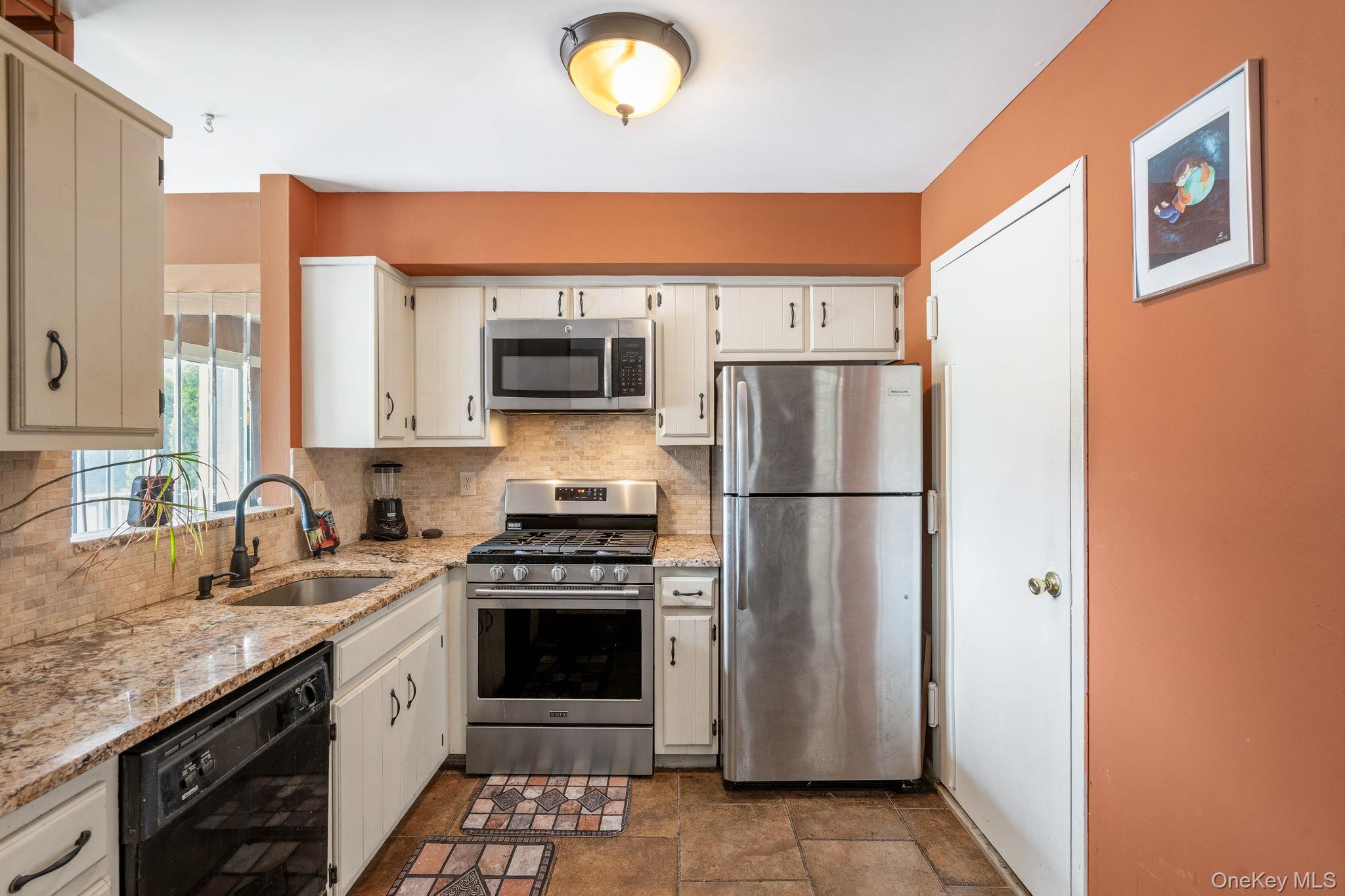 110 Vogel Loop – For Sale photo 4