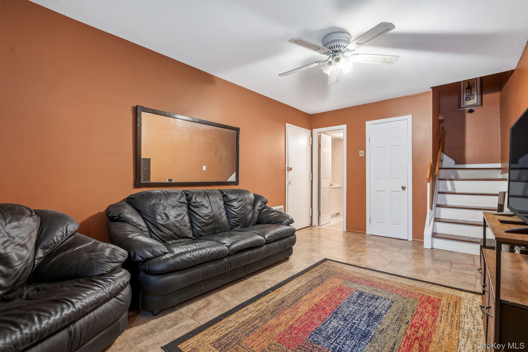 110 Vogel Loop – For Sale photo 2