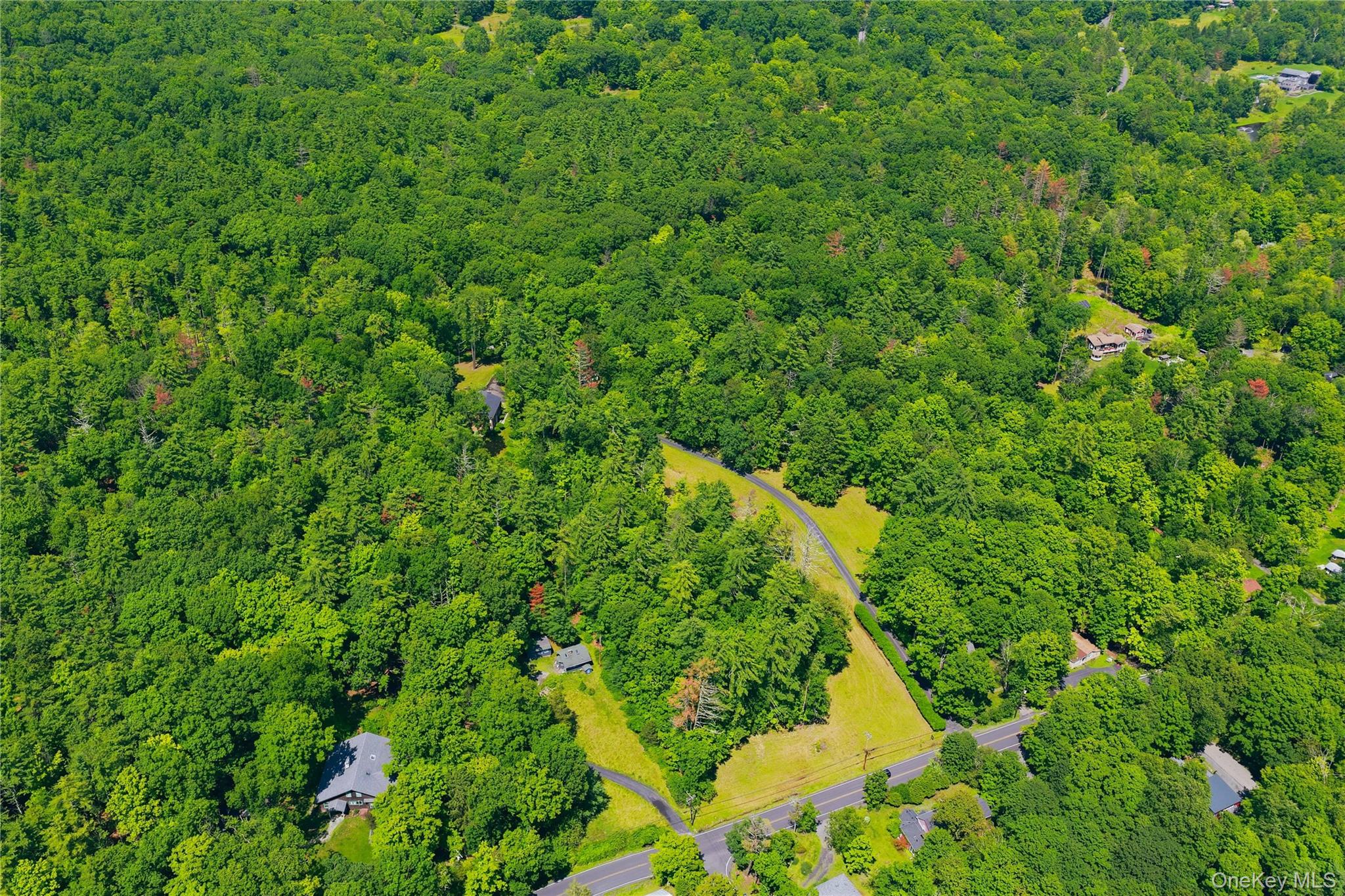 2320 Glasco Turnpike – For Sale photo 2