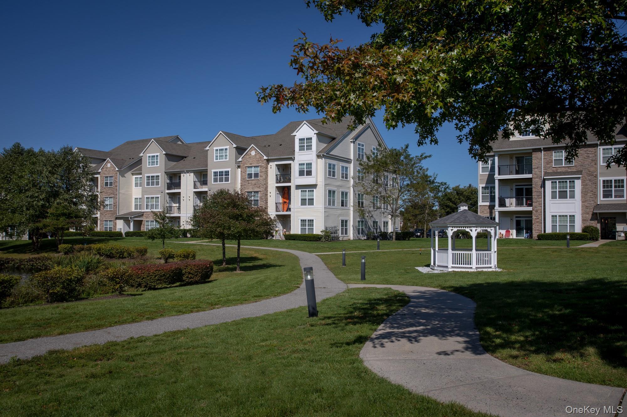1 Charles Pond Drive, Unit 4-425 photo 2