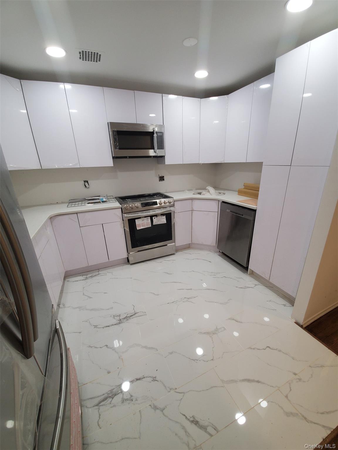 81-18 138th Street, Unit 3 photo 6