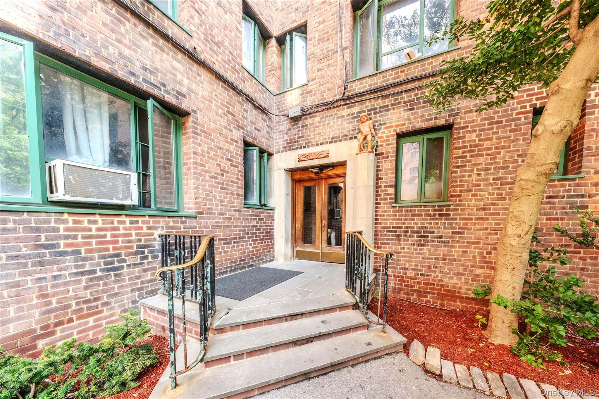 1562 Unionport Road, Unit 3F photo 2