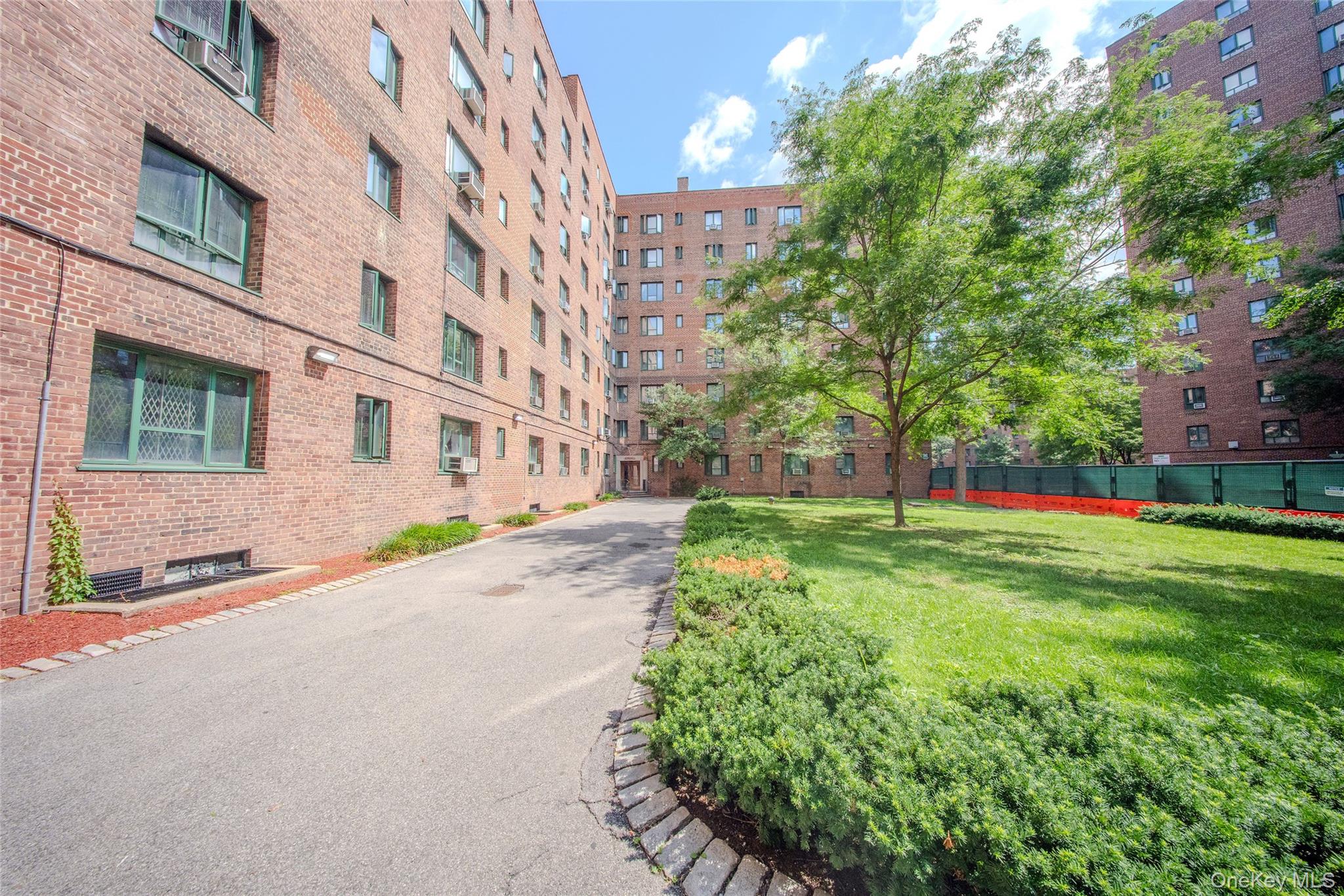 1562 Unionport Road, Unit 3F photo 12