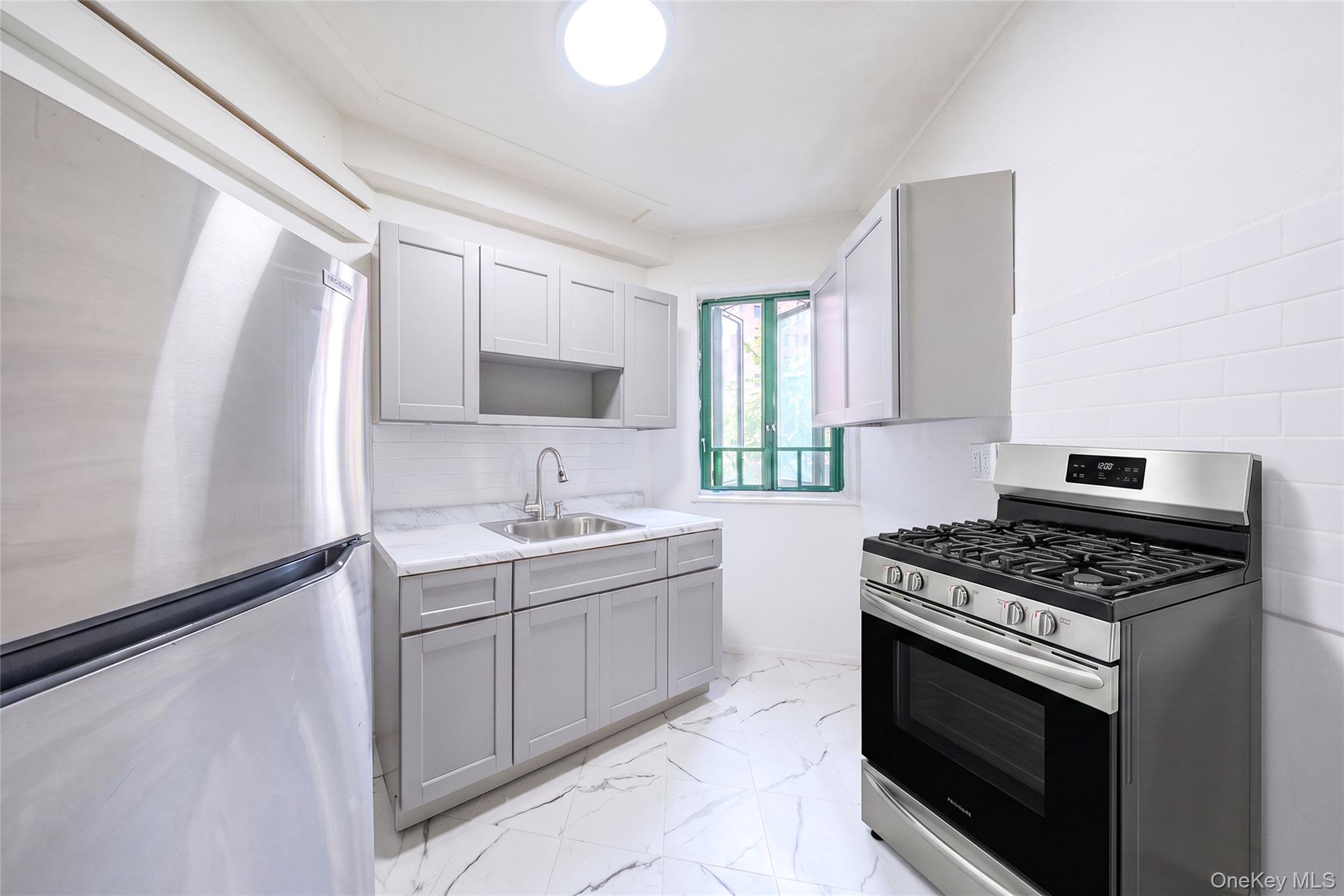 1562 Unionport Road, Unit 3F photo 5