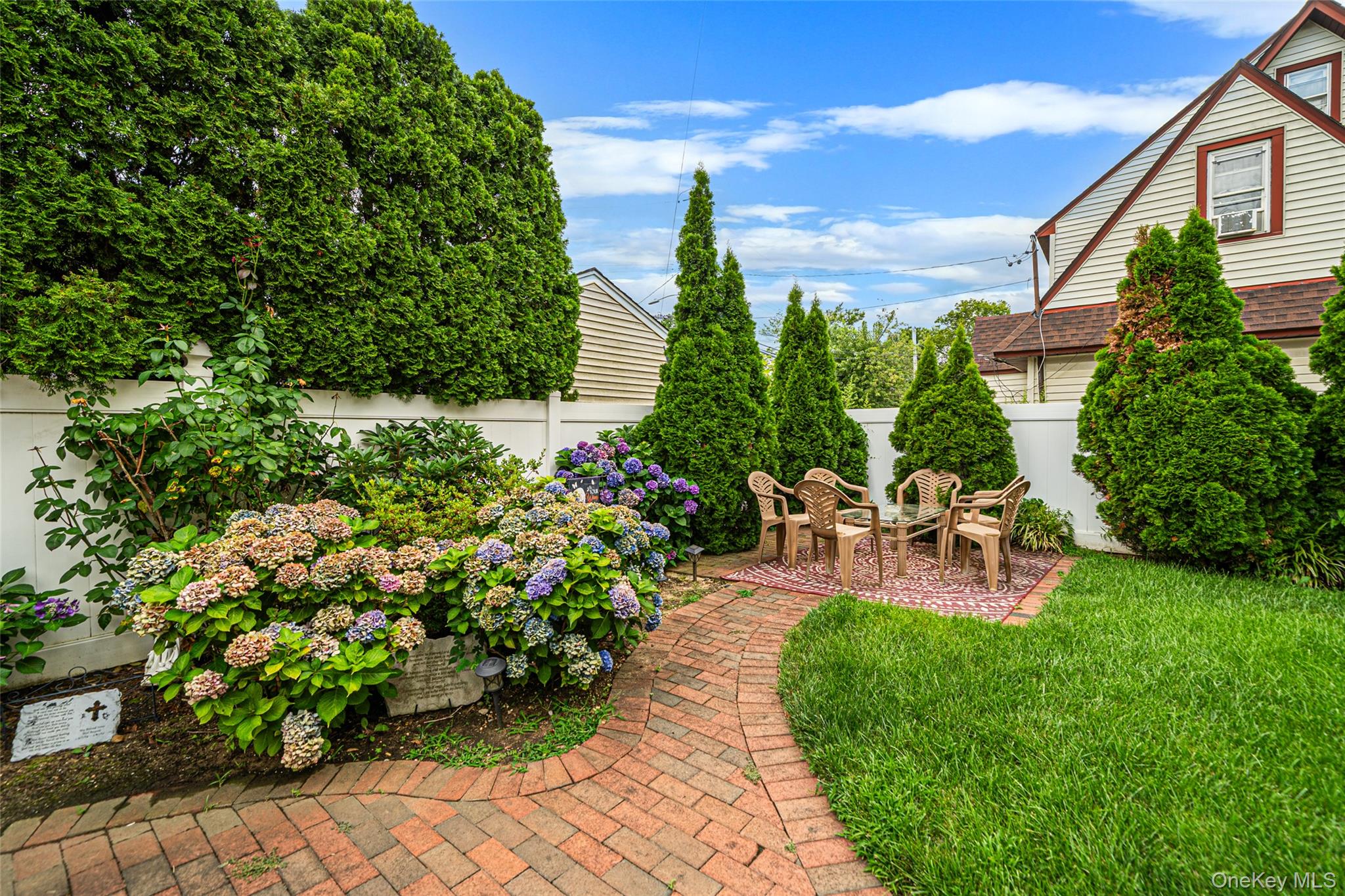 17 Oxford Street – For Sale photo 4