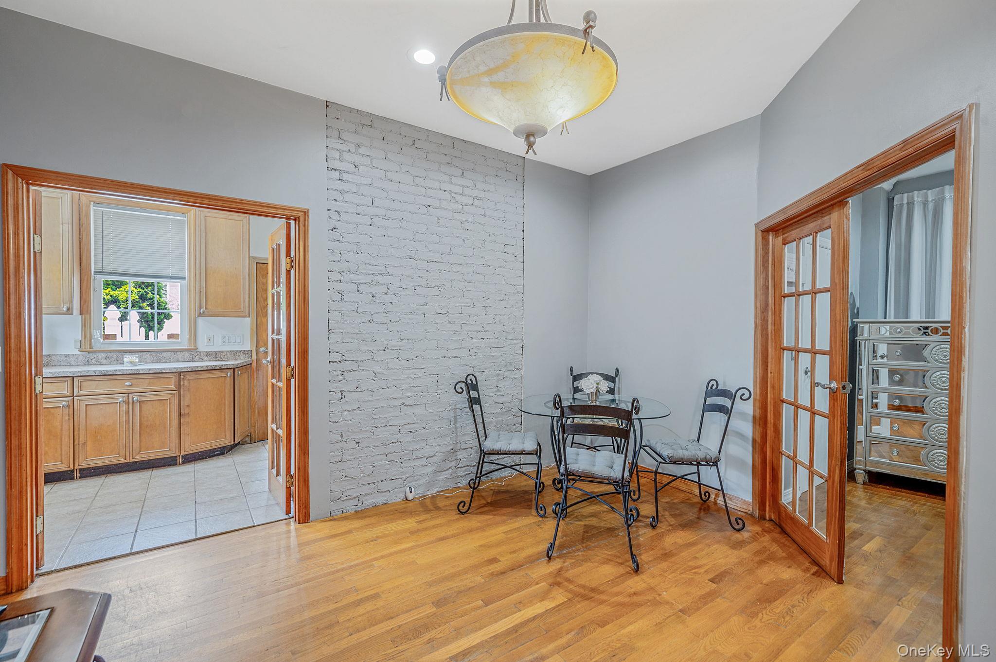 17 Oxford Street – For Sale photo 8