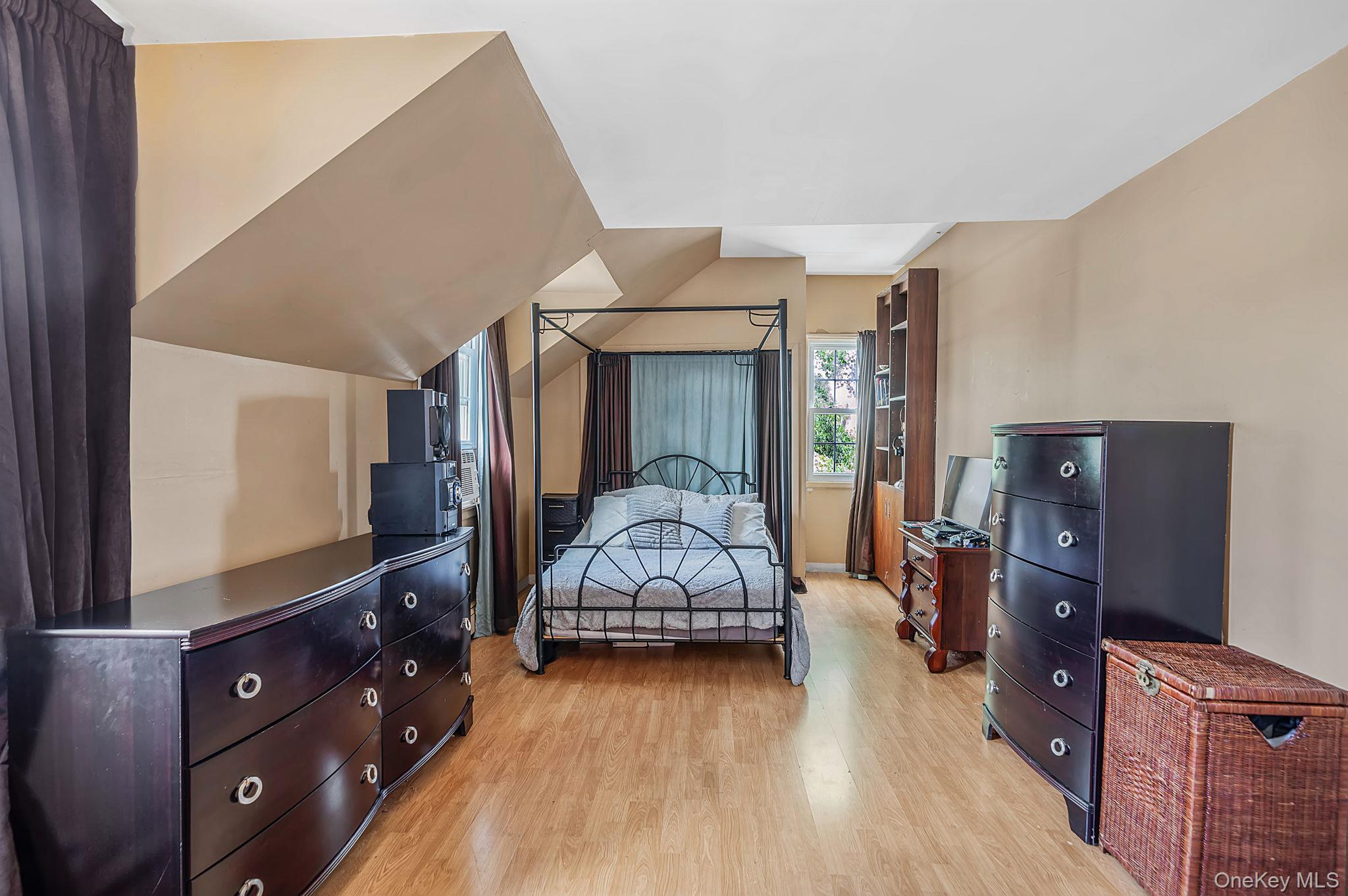 17 Oxford Street – For Sale photo 20