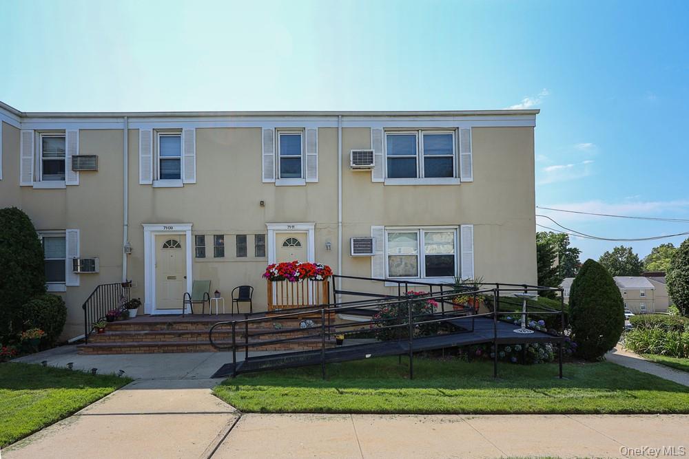 71-11 252 Street, Unit 195B photo 3