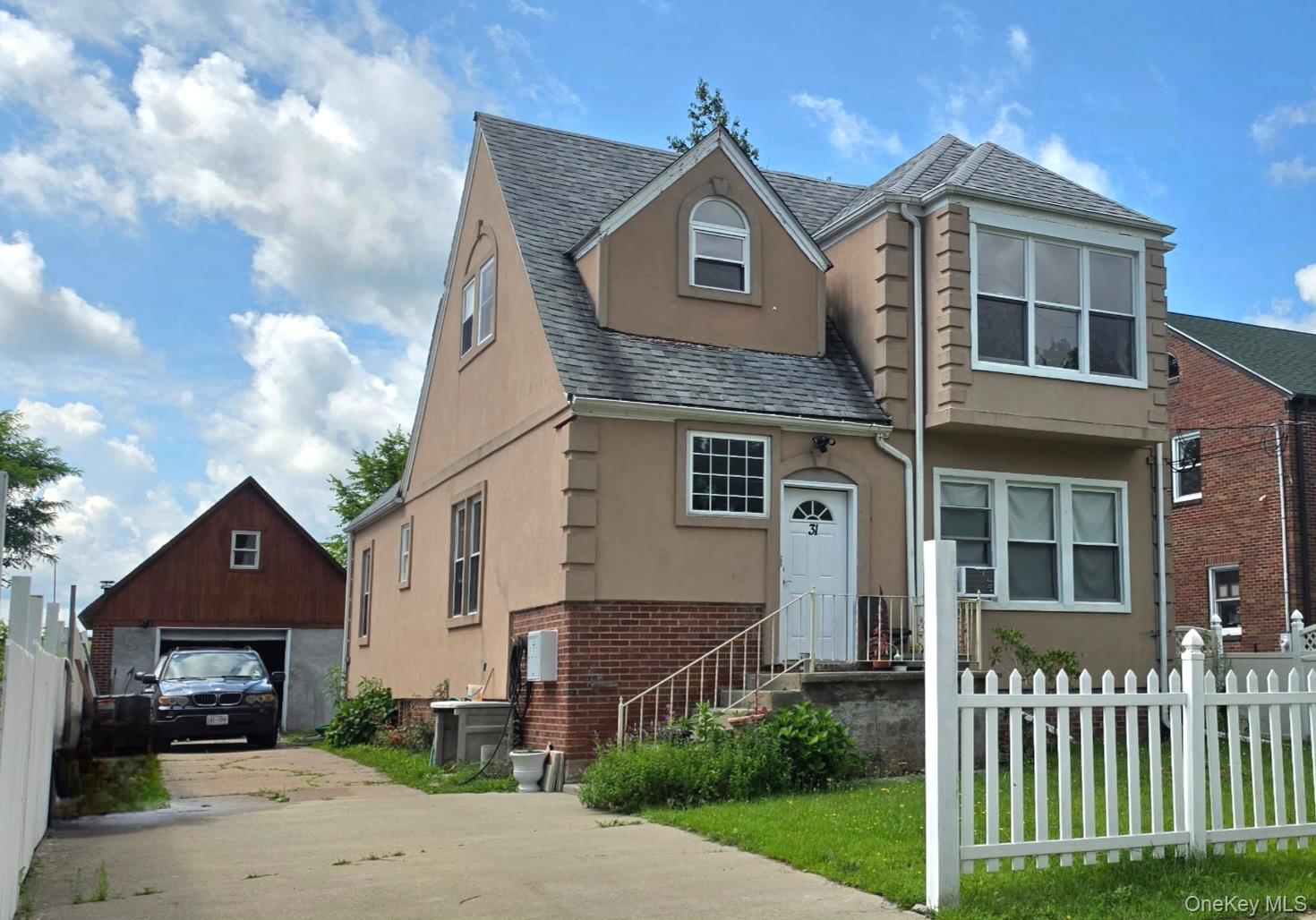 31 Cottage Street – For Sale photo 2