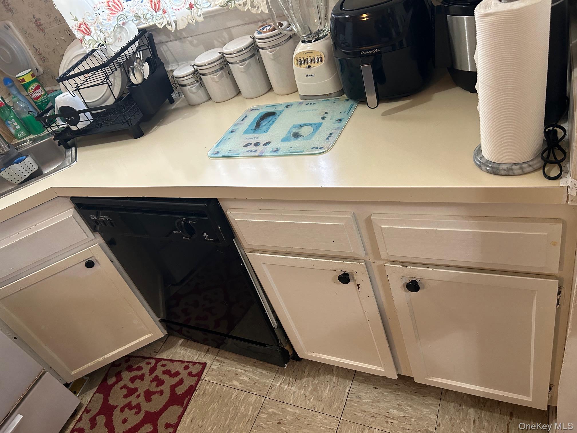 107 Sneden Place W, Unit 107 photo 4