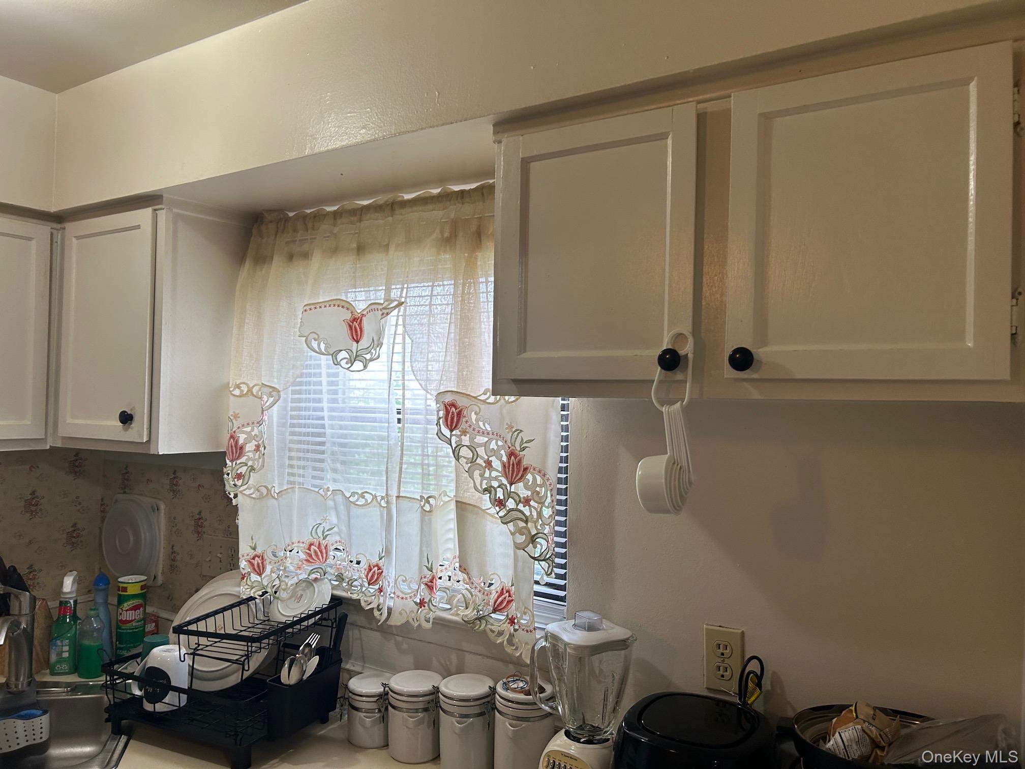 107 Sneden Place W, Unit 107 photo 8