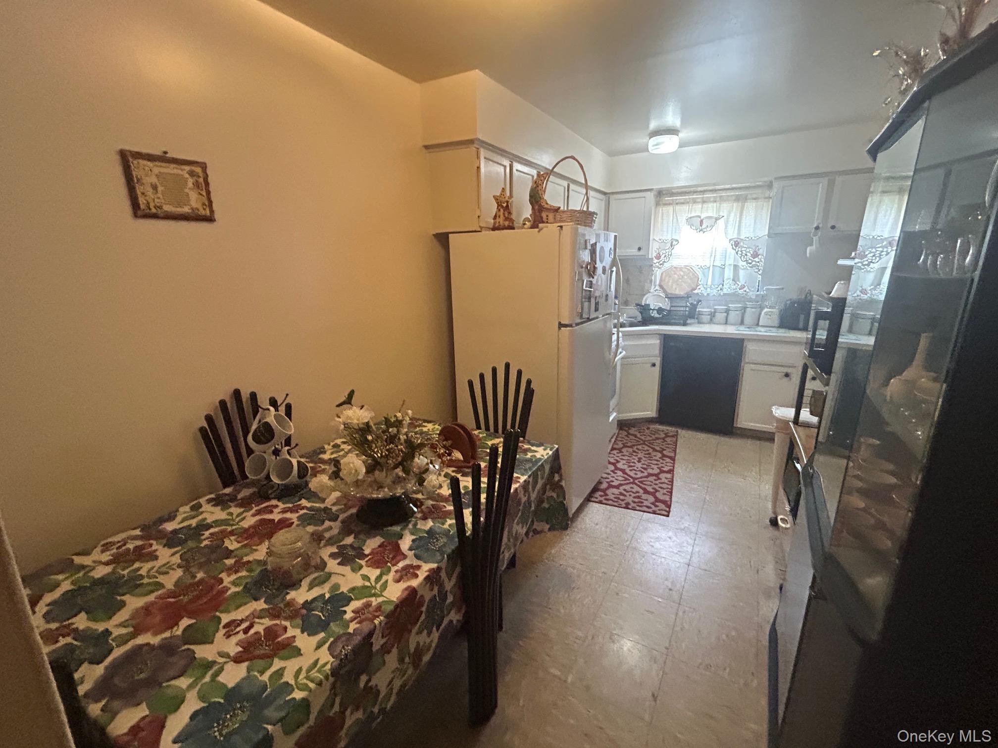 107 Sneden Place W, Unit 107 photo 6