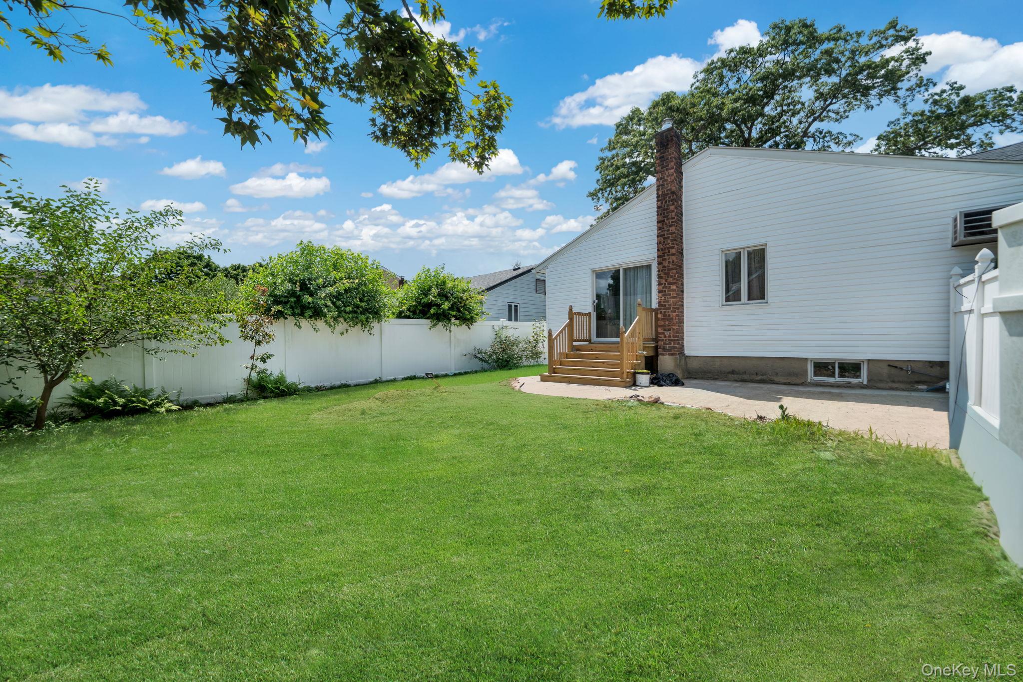 1980 Cameron Avenue – For Sale photo 44