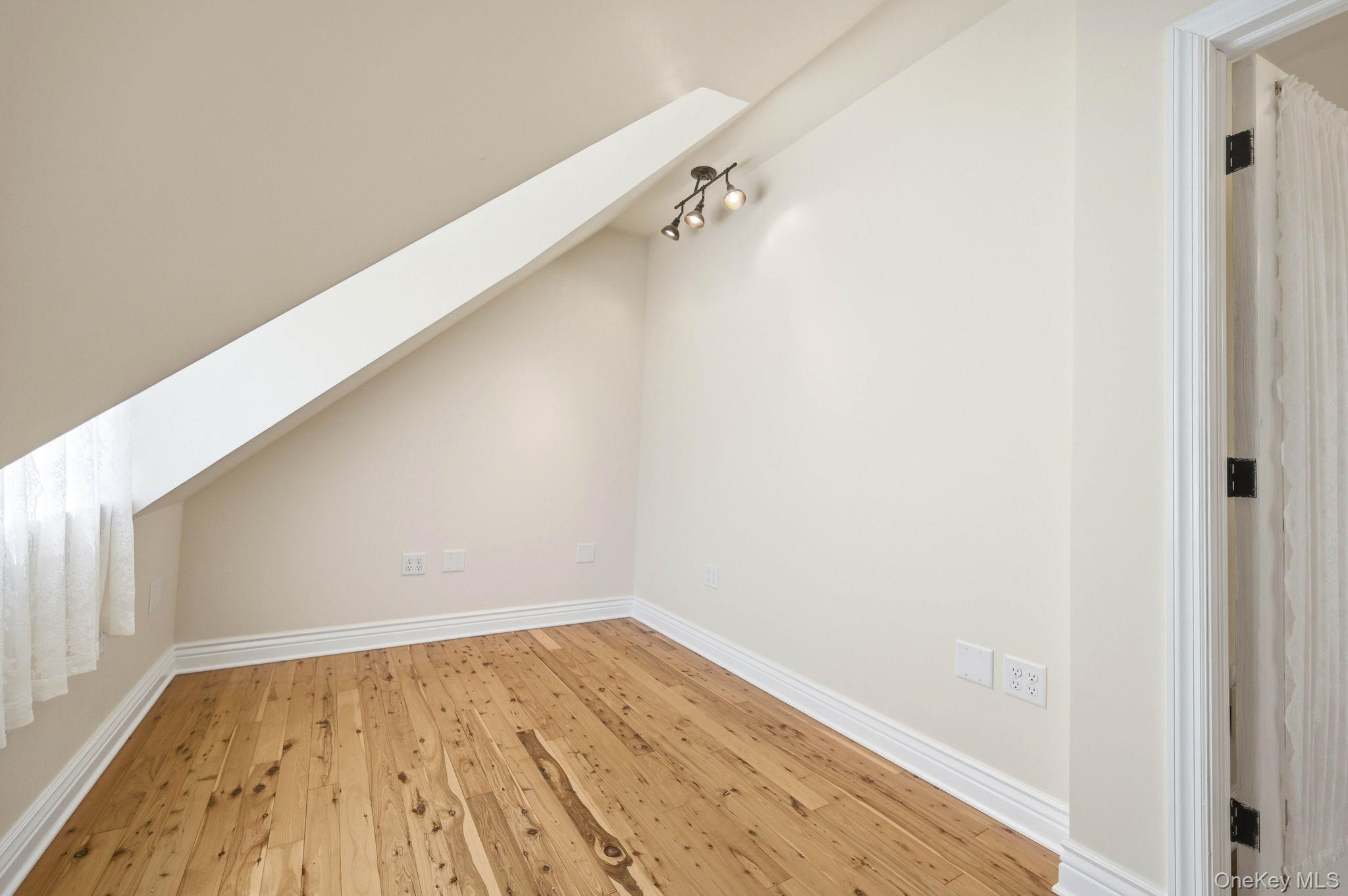 740 Western Highway N – For Rent photo 29