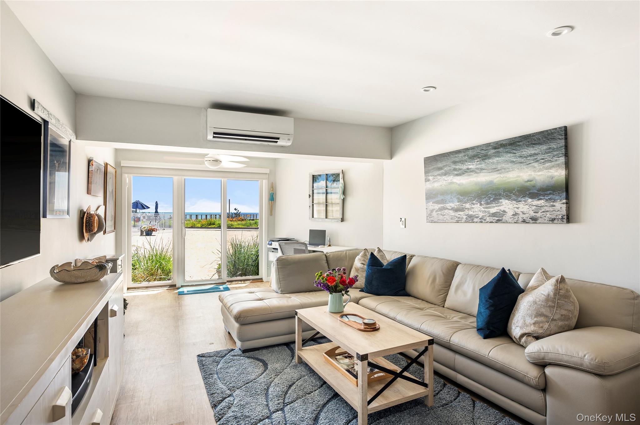 585 Dune, Unit A18 photo 2