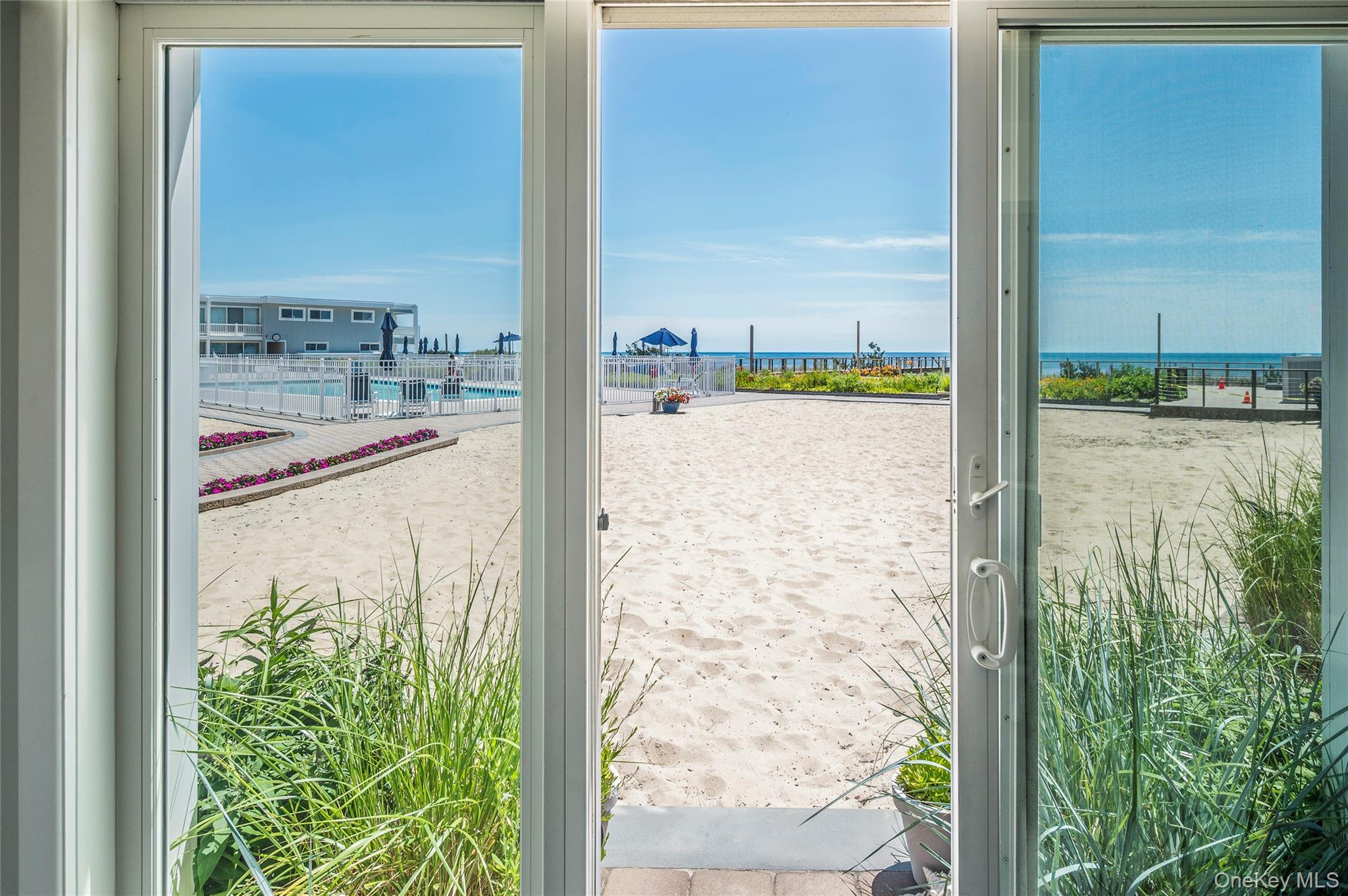 585 Dune, Unit A18 photo 4