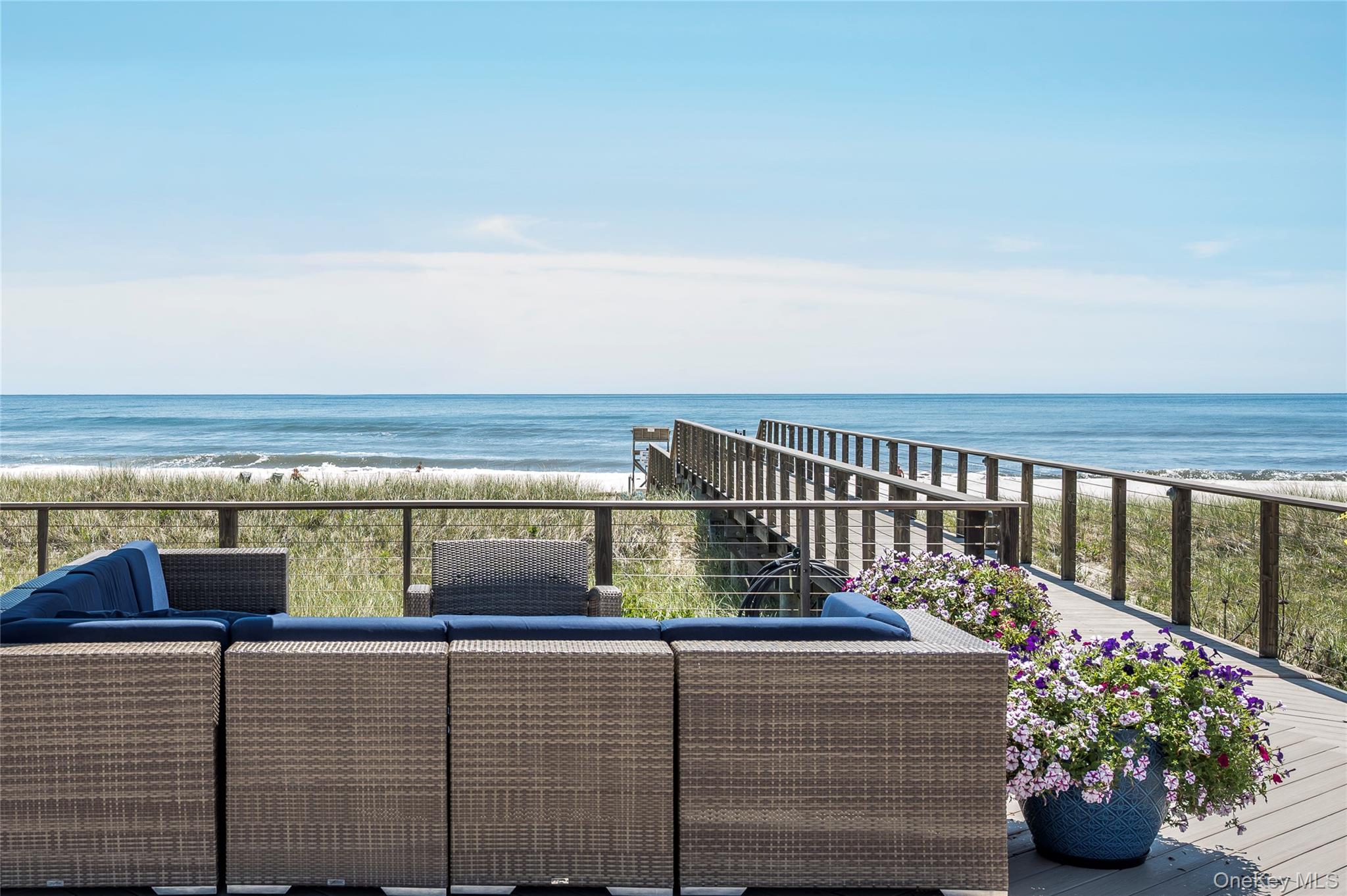 585 Dune, Unit A18