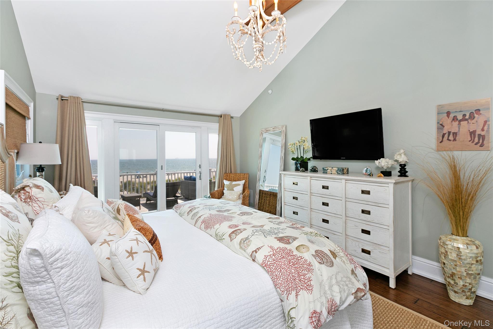 879 Oceanfront – For Sale photo 28