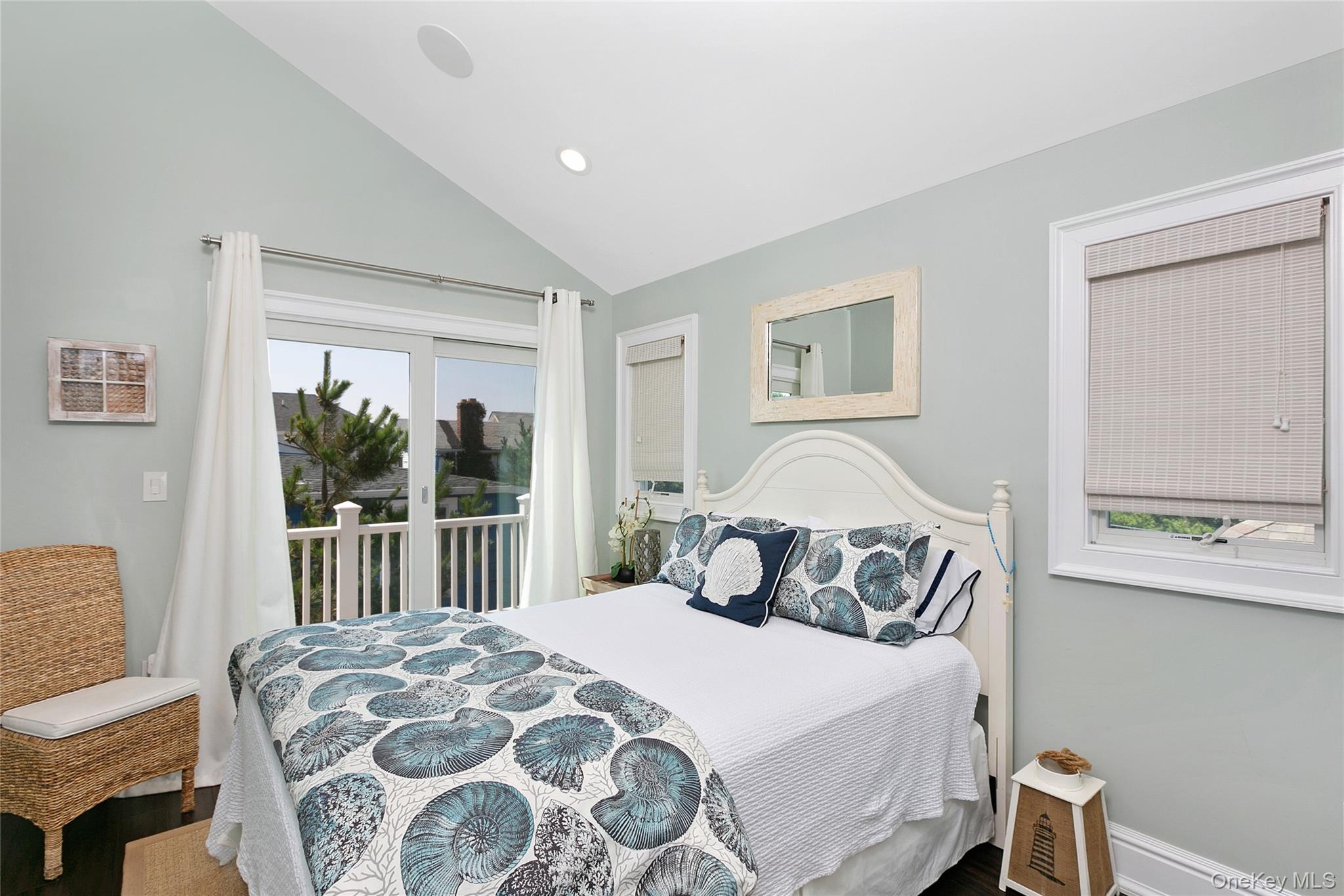 879 Oceanfront – For Sale photo 33