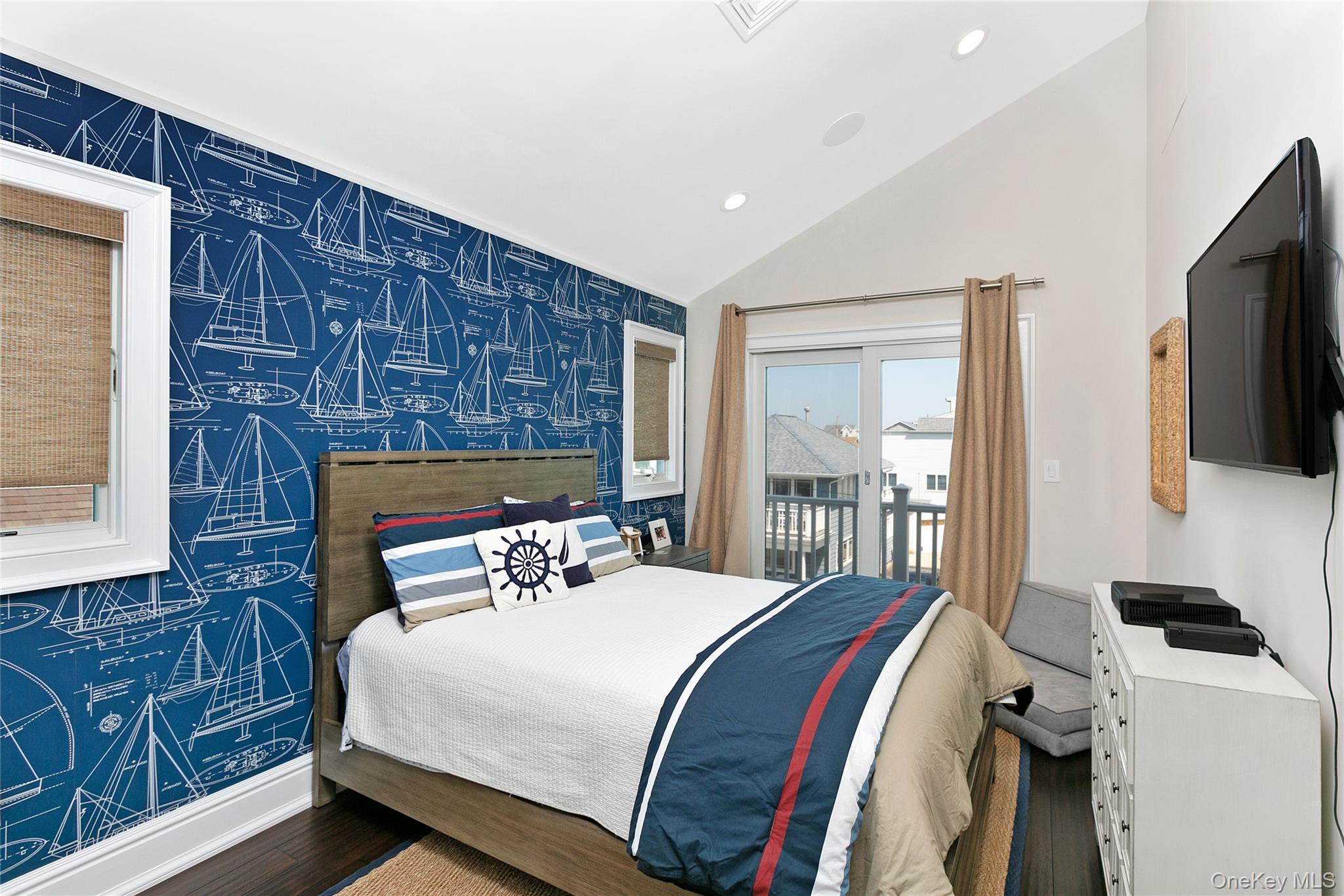 879 Oceanfront – For Sale photo 34