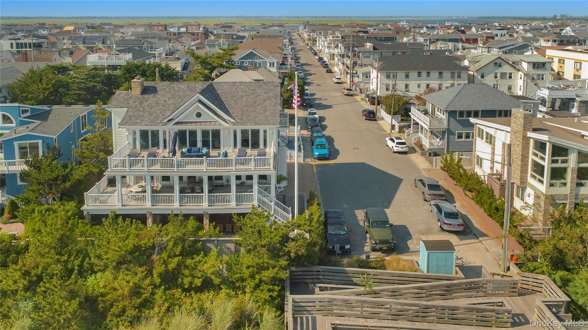 879 Oceanfront – For Sale photo 3