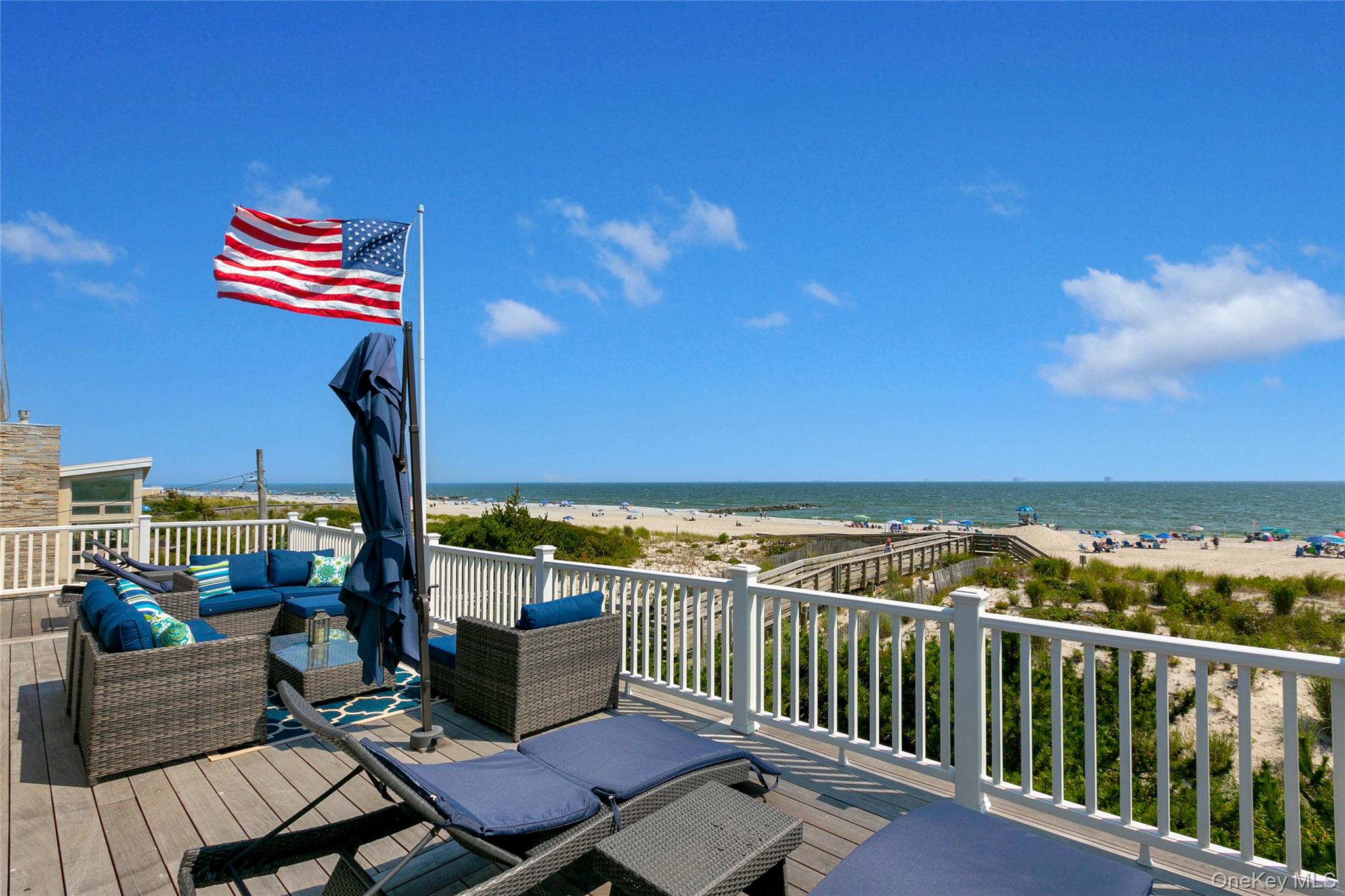 879 Oceanfront – For Sale photo 38