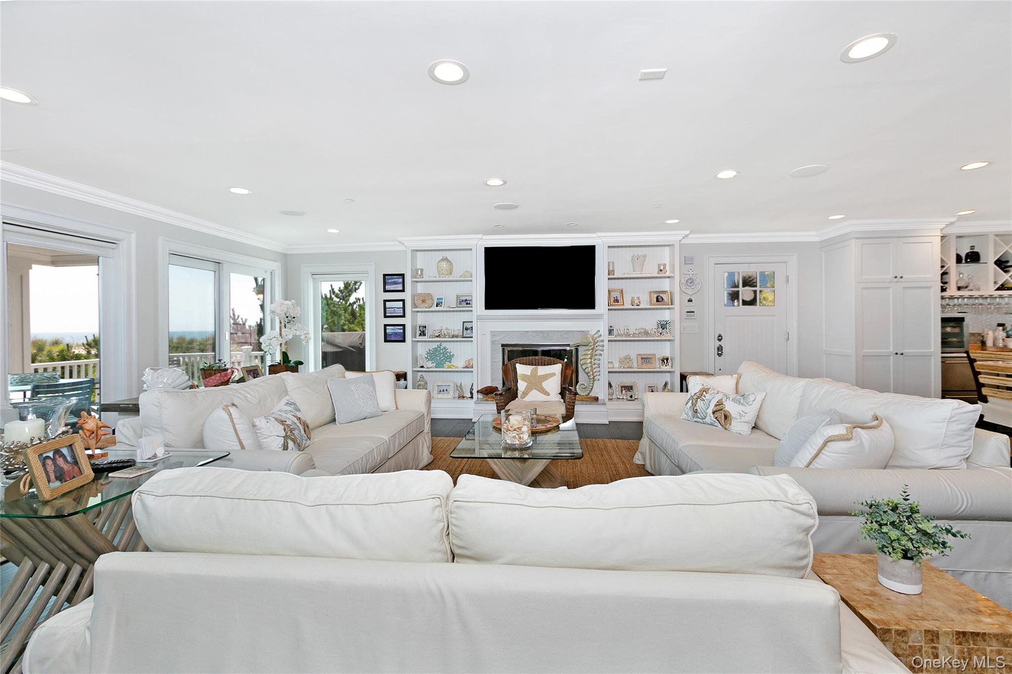 879 Oceanfront – For Sale photo 13