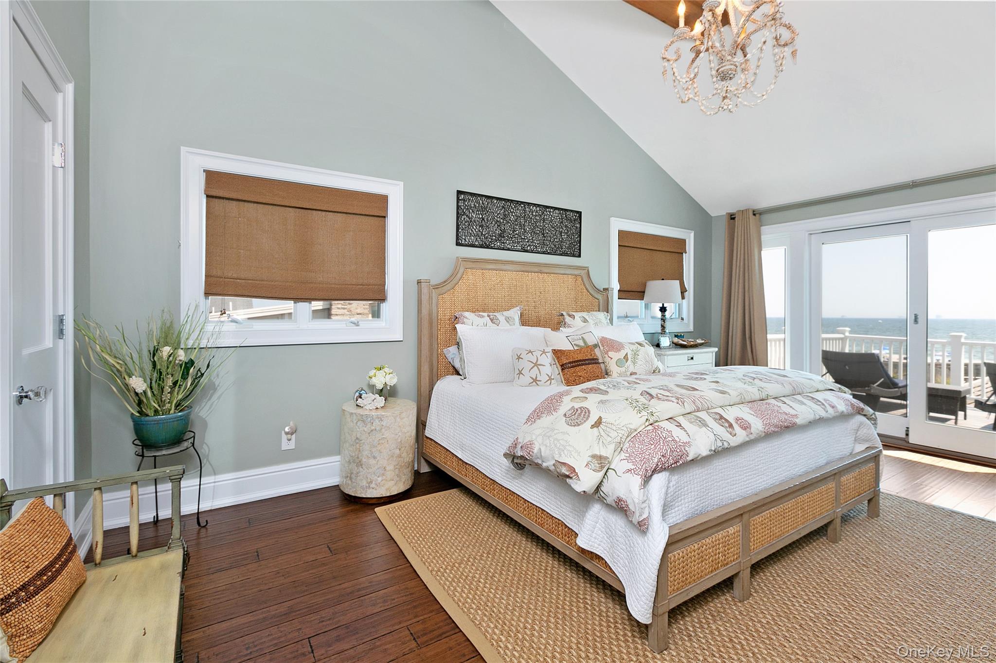 879 Oceanfront – For Sale photo 27