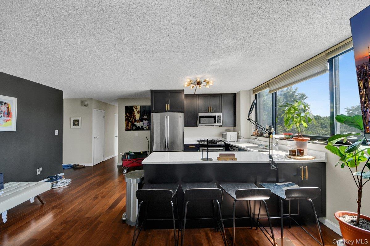 2287 Johnson Avenue, Unit 4F photo 3
