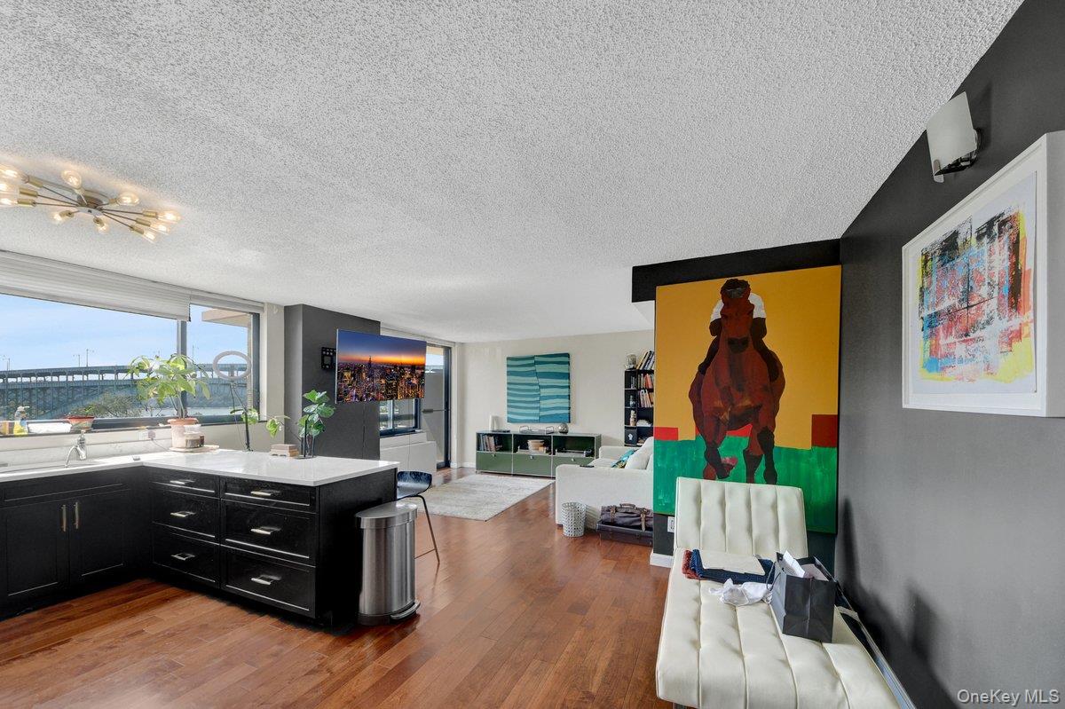 2287 Johnson Avenue, Unit 4F photo 4