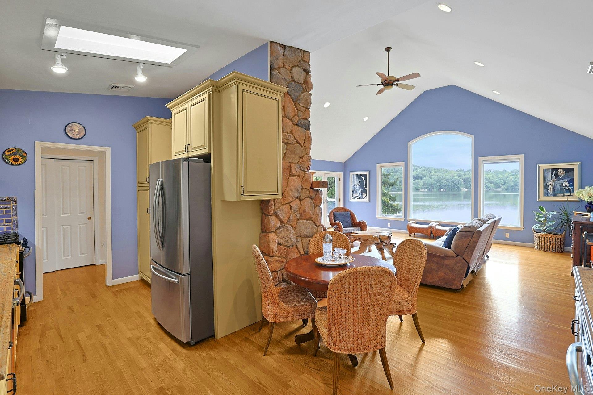 11 Lakeside Road – For Sale photo 11