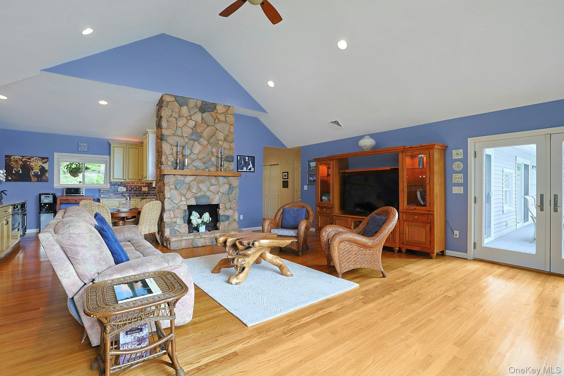 11 Lakeside Road – For Sale photo 8