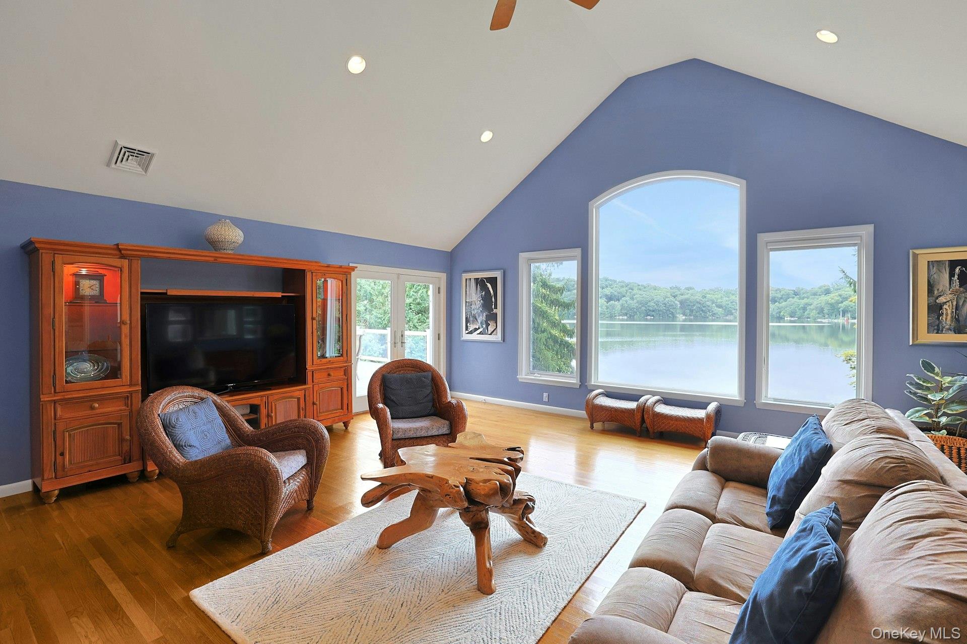 11 Lakeside Road – For Sale photo 5