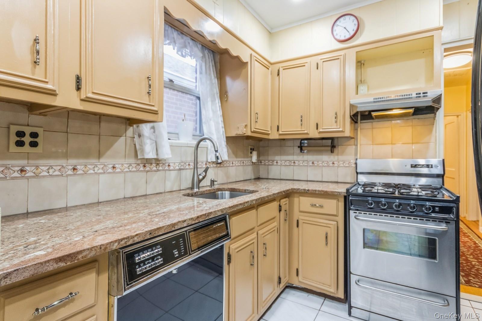 4121 Grace Avenue – For Sale photo 9