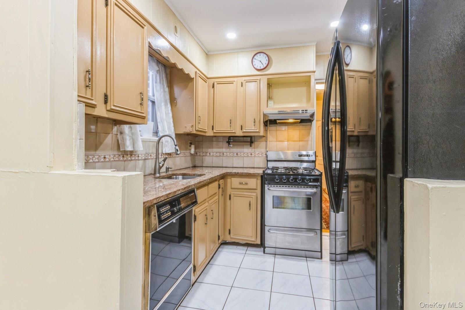 4121 Grace Avenue – For Sale photo 6
