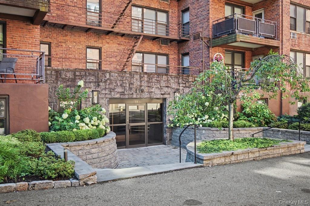 119 S Highland Avenue, Unit 5E photo 23