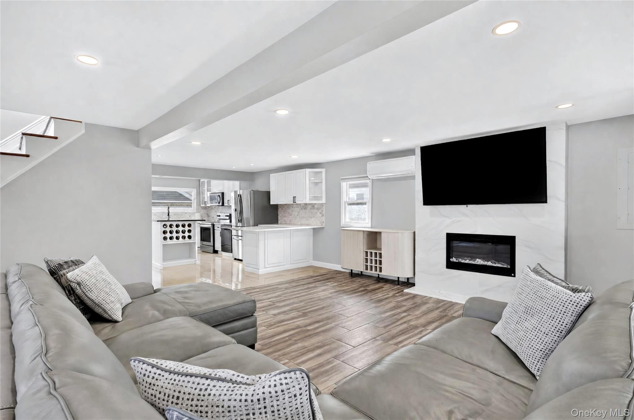 16 Dewey Street E – For Sale photo 10