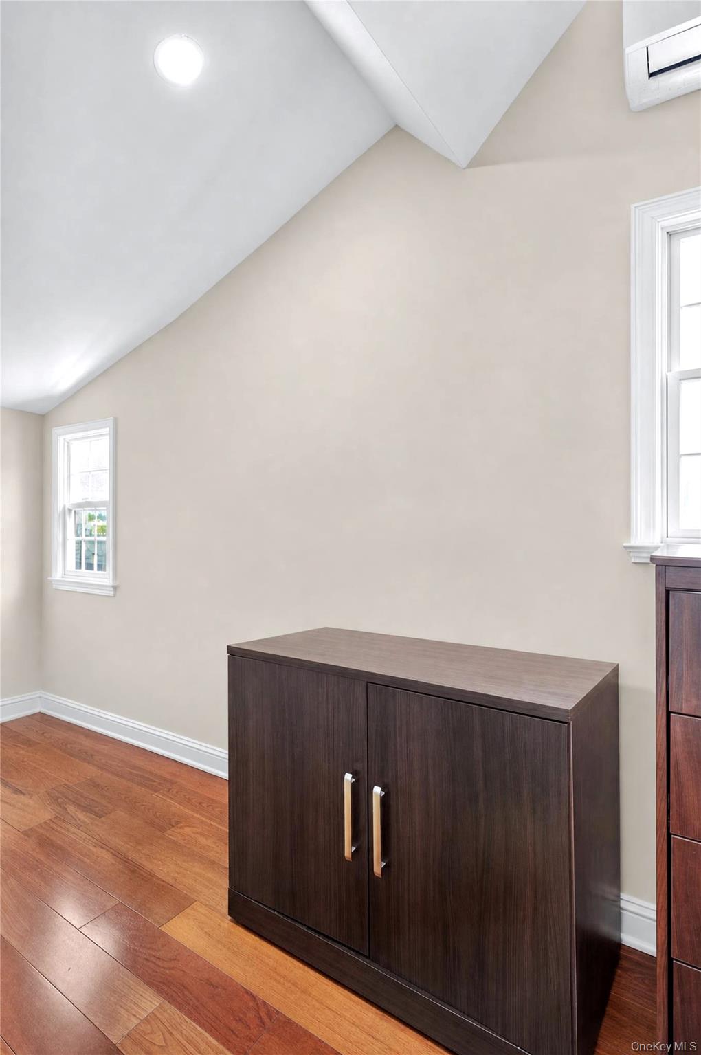 16 Dewey Street E – For Sale photo 22