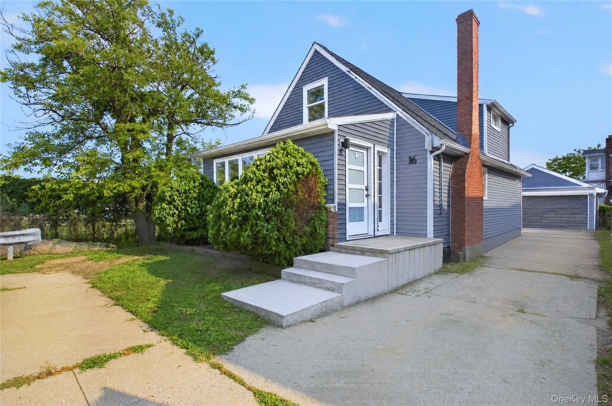 16 Dewey Street E – For Sale photo 2
