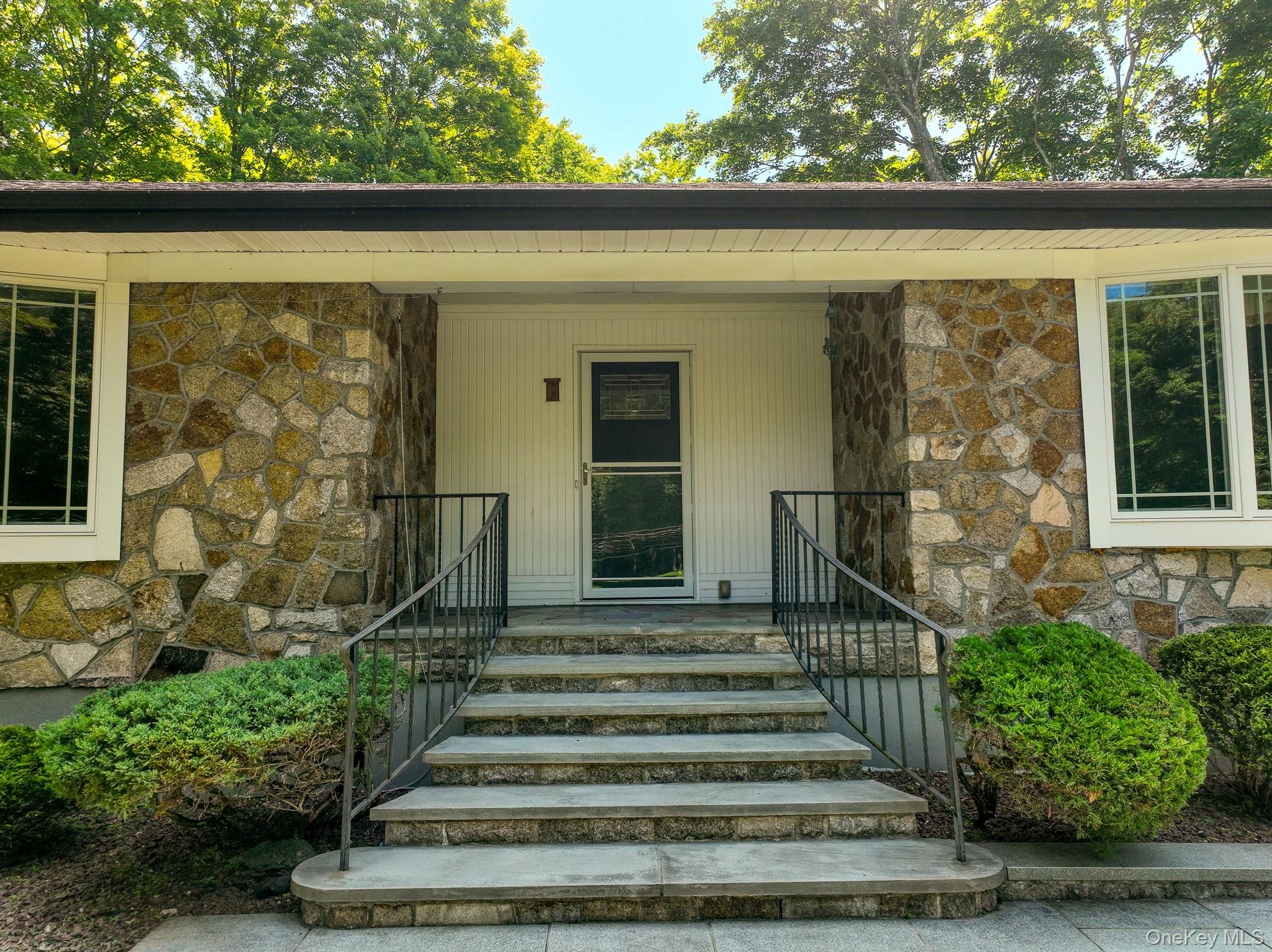 7 Old Mine Road – For Rent photo 5