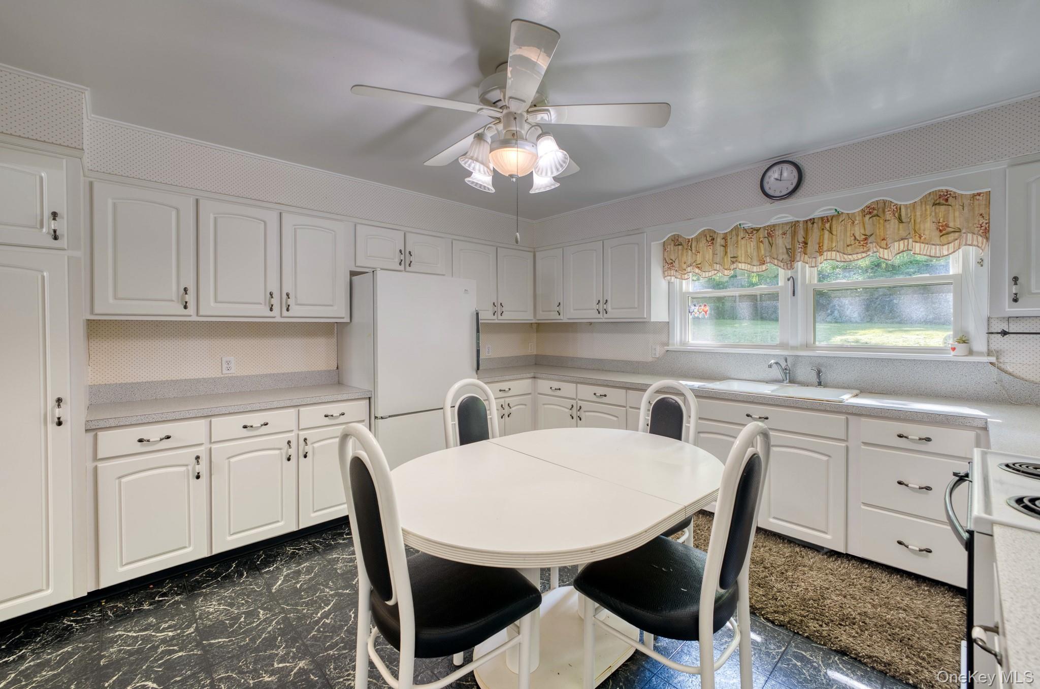 7 Old Mine Road – For Rent photo 10