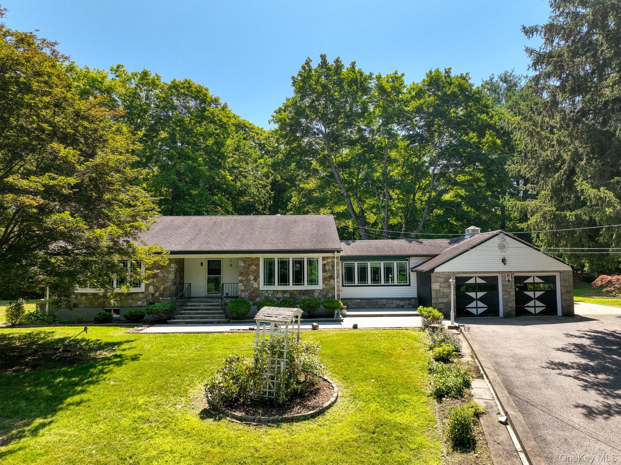 7 Old Mine Road – For Rent photo 2