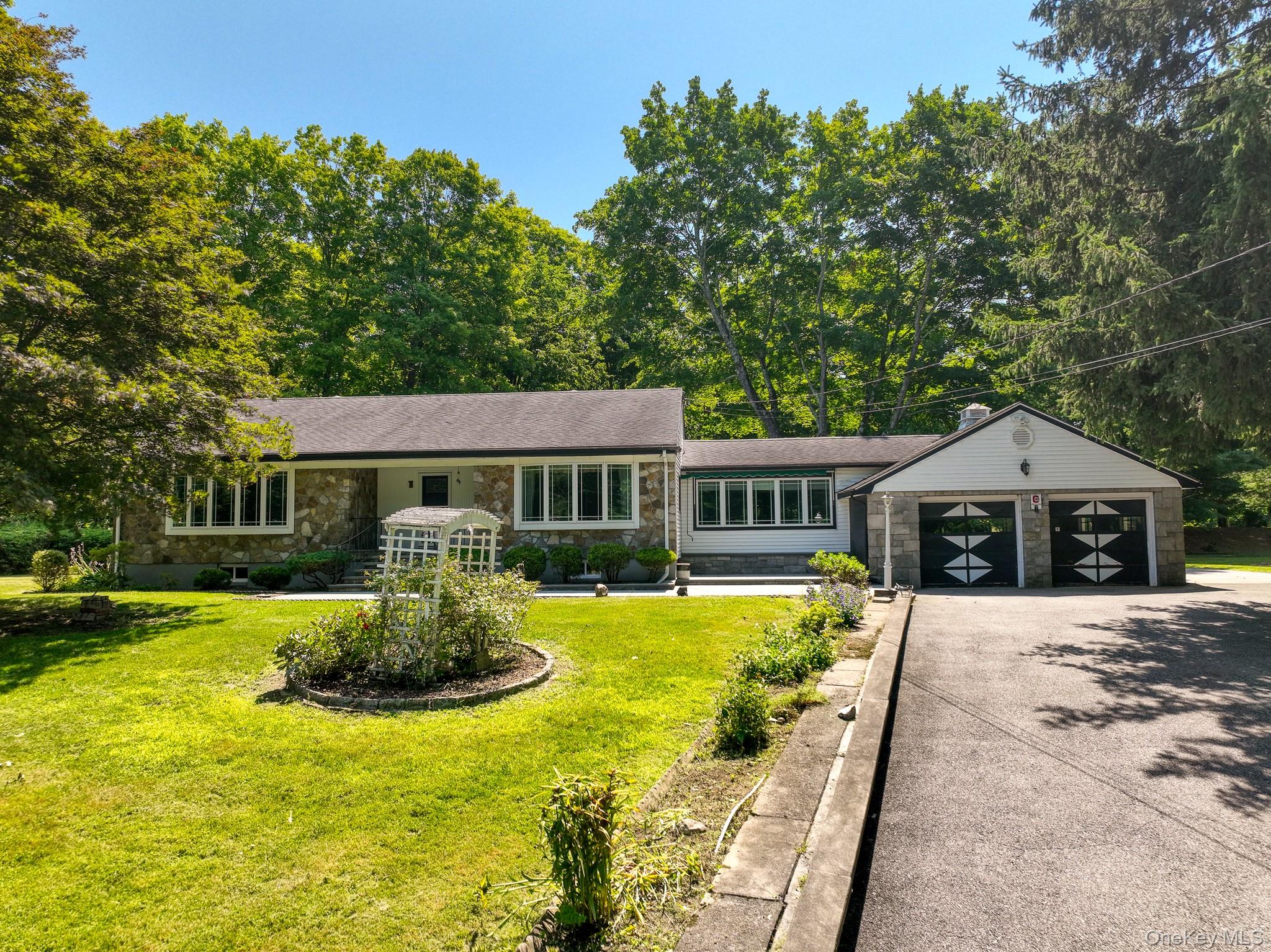 7 Old Mine Road – For Rent photo 3
