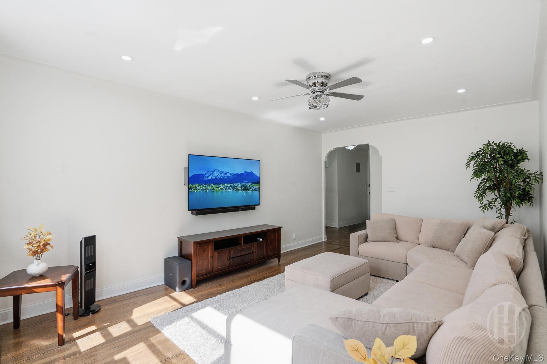3545 81st Street, Unit B5 photo 2